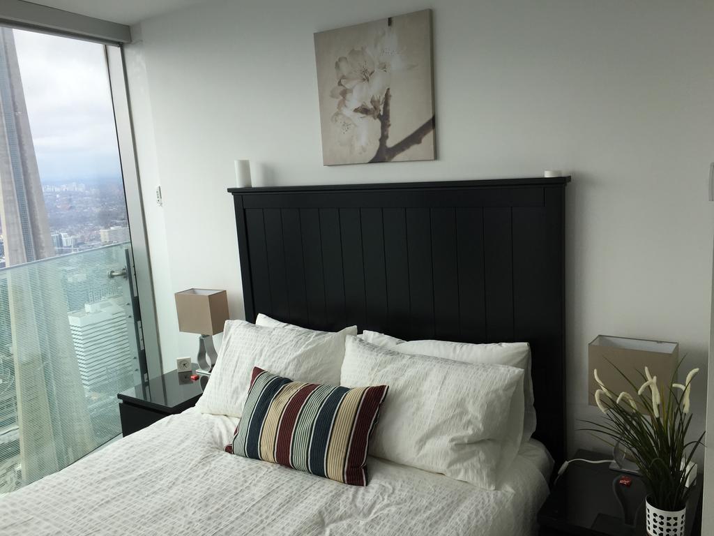 Ihost Suites Ice Condo Toronto Exteriör bild